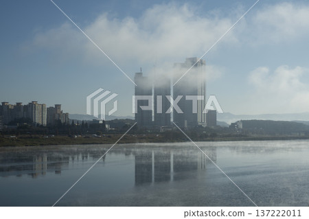 Han River bike path Han River bike path 137222011