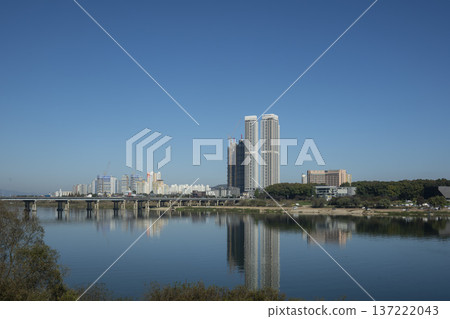 Han River bike path Han River bike path 137222043