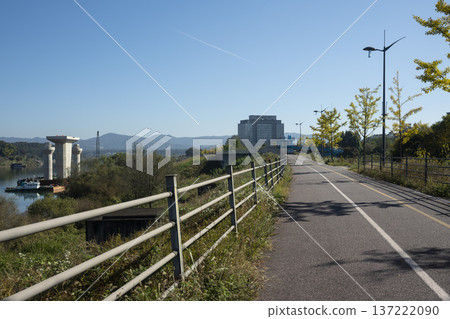 Han River bike path 137222090