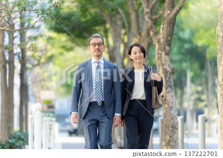 商務男士女士 商務男士女士 137222701