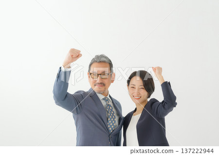 Business men and women Business men and women 137222944