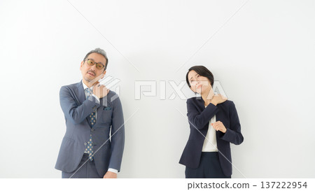Business men and women Business men and women 137222954