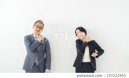 商務男人和女人 137222955