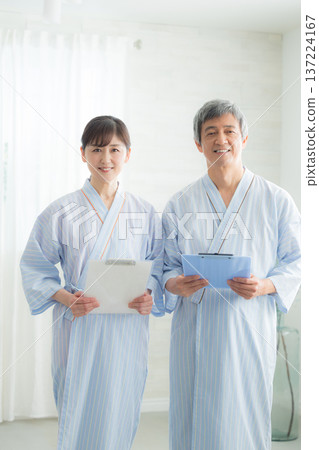 Image of a medical checkup for people in their 60s Image of a medical checkup for people in their 60s 137224167