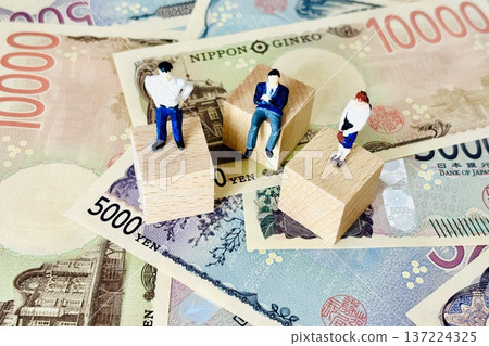 Thinking about money costs with businessmen Thinking about money costs with businessmen 137224325