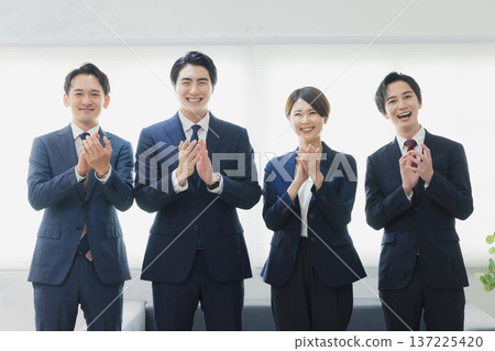 Business people lined up Business people lined up 137225420