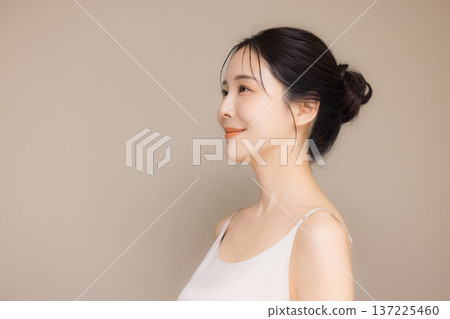 Beauty image of young women Beauty image of young women 137225460