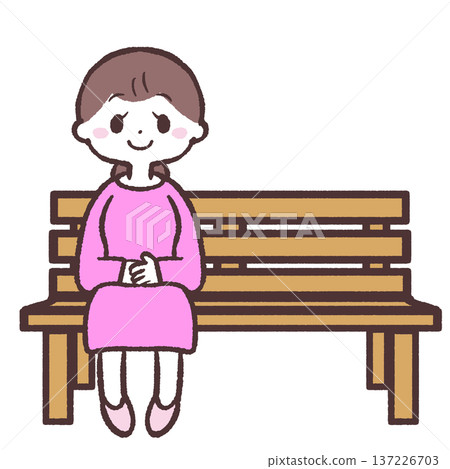 圖:一位面帶微笑的女子坐在木凳上 圖:一位面帶微笑的女子坐在木凳上 137226703
