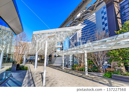 GREEN WALK, connecting Hamamatsucho Station and BLUE FRONT SHIBAURA, Shibaura, Minato Ward, Tokyo GREEN WALK, connecting Hamamatsucho Station and BLUE FRONT SHIBAURA, Shibaura, Minato Ward, Tokyo 137227568