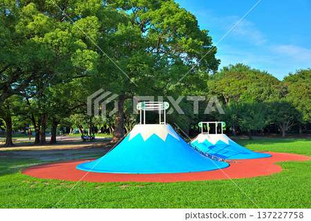 [Aichi Prefecture] Nagoya City, Shonai Ryokuchi Park's Mount Fuji Slide 137227758