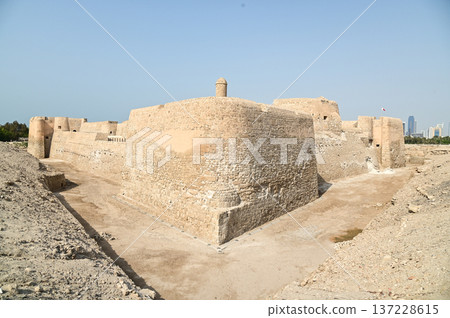 Beautiful scenery of Bahrain Fort Beautiful scenery of Bahrain Fort 137228615