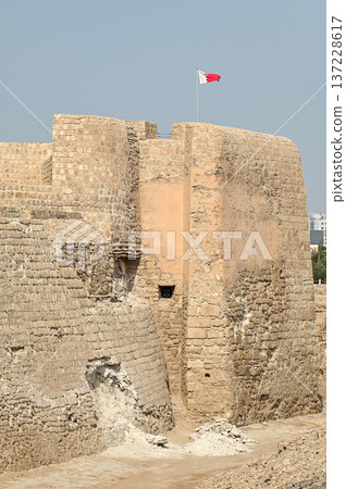 Beautiful scenery of Bahrain Fort Beautiful scenery of Bahrain Fort 137228617