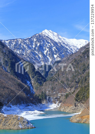 從大町水壩眺望北阿爾卑斯山脈 137229954