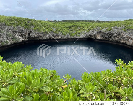 Tooriike Pond: Beautiful scenery of the mysterious scenic spot of Shimoji Island Tooriike Pond: Beautiful scenery of the mysterious scenic spot of Shimoji Island 137230024