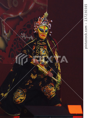 Bian Lian or Face Changing  Dance. 137230385