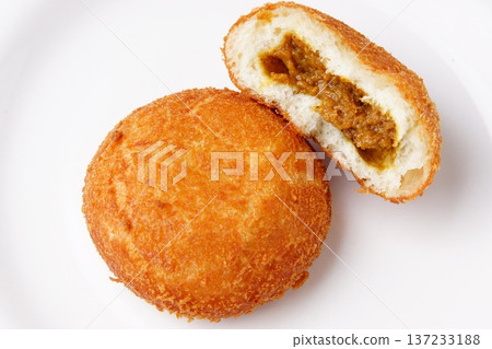 Curry bread, cooked bread Curry bread, cooked bread 137233188