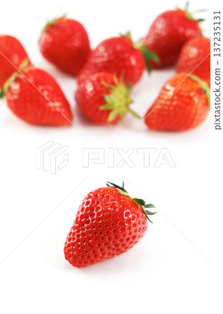 新鮮的草莓 137235131