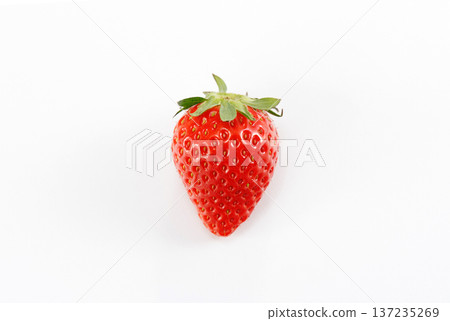 新鮮的草莓 新鮮的草莓 137235269