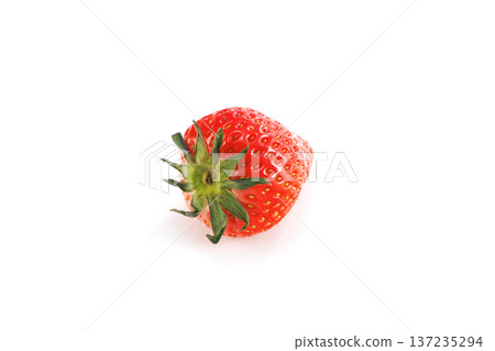 新鮮的草莓 137235294