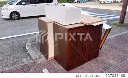 Bulky garbage 137235468