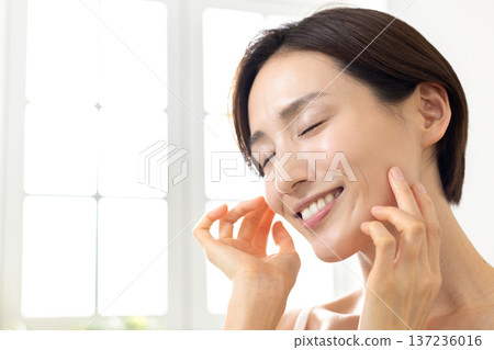 女人的美麗形象肖像 女人的美麗形象肖像 137236016