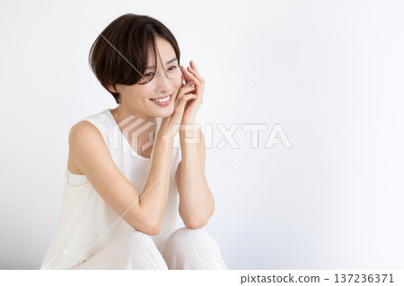 女人的美麗形象肖像 女人的美麗形象肖像 137236371