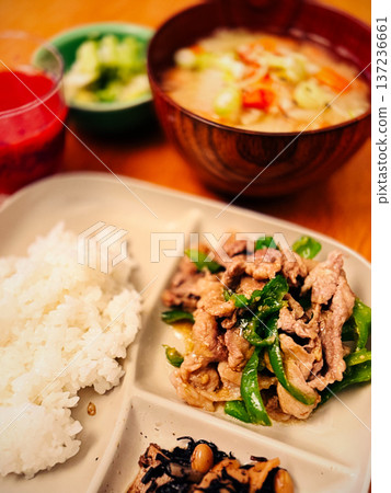 Normal meals 137236661