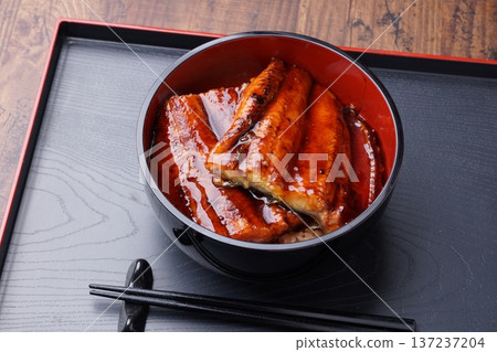 Unadon Japanese food 137237204