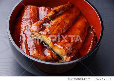 Unadon Japanese food 137237207