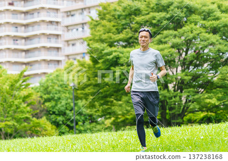 慢跑的老人 137238168