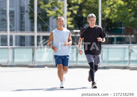 Senior man jogging Senior man jogging 137238299