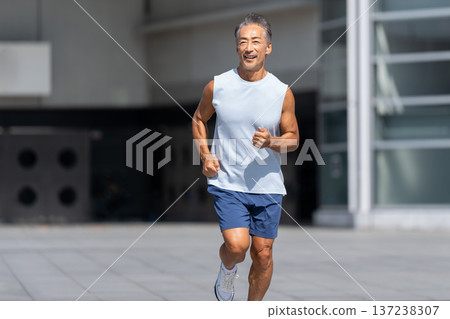 Senior man jogging 137238307
