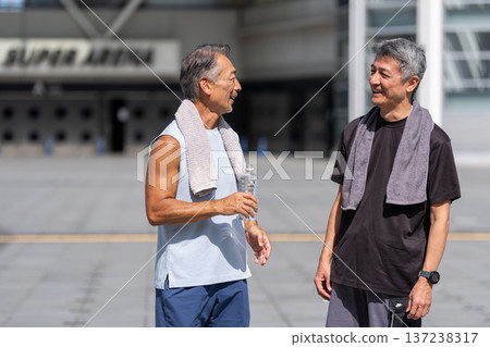 Senior man enjoying sports 137238317