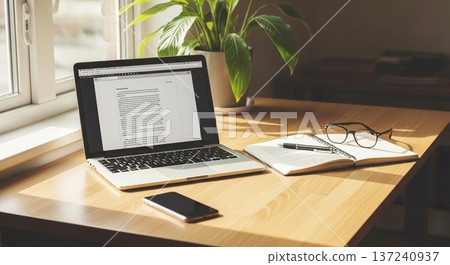木桌上便攜式計算器和商務文件顯示器的內部視圖 木桌上便攜式計算器和商務文件顯示器的內部視圖 137240937