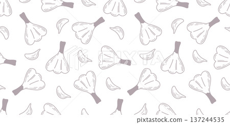 Garlic heads and cloves seamless pattern in doodle sketch style 137244535