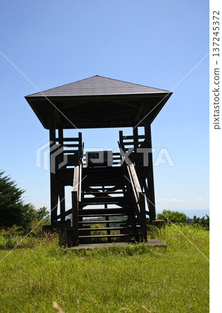 Observation deck, plateau, platform Observation deck, plateau, platform 137245372