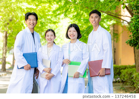 醫學生，白大褂，男人和女人 137246458