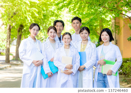 醫學生，白大褂，男人和女人 137246460
