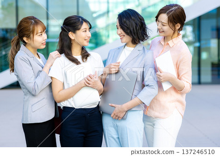 Business women team Business women team 137246510
