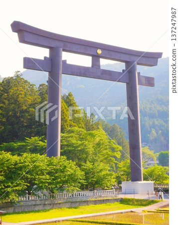 The large torii gate of Kumano Hongu Taisha Shrine, Wakayama Prefecture 137247987