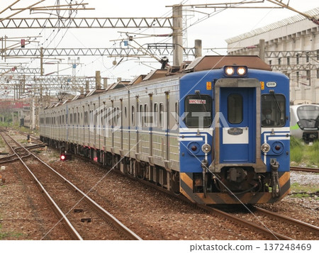 Taiwan Railways EMU500 Taiwan Railways EMU500 137248469