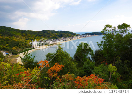 輕鬆的海邊景色 輕鬆的海邊景色 137248714