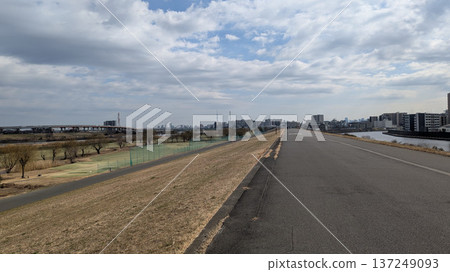 河床的風景 河床的風景 137249093