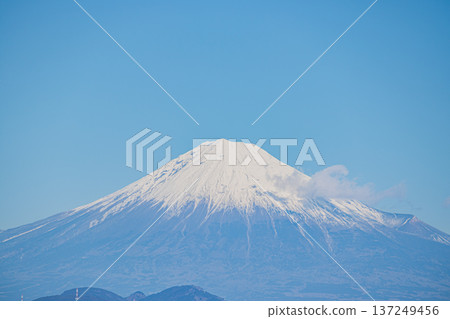 View of Mount Fuji from Yaizu Fishing Port in Yaizu City (Shizuoka Prefecture) 137249456