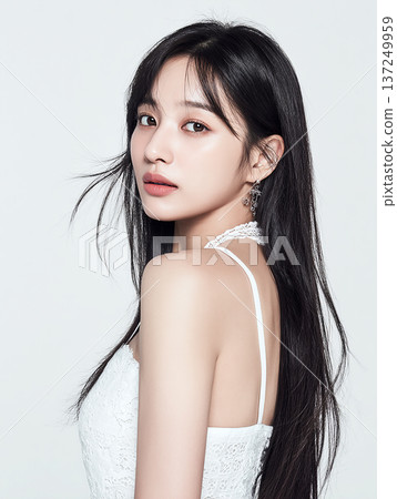 韓式妝容美女模特兒素材白色背景 137249959