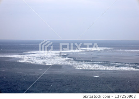 二月冬季北海道，冬季景色，世界自然遺產知床，從知床自然中心徒步前往芙蕾佩瀑布 137250908