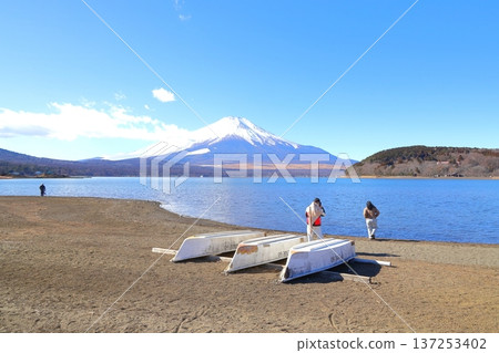 從山中湖交流廣場 Kirara 看到的富士山 137253402