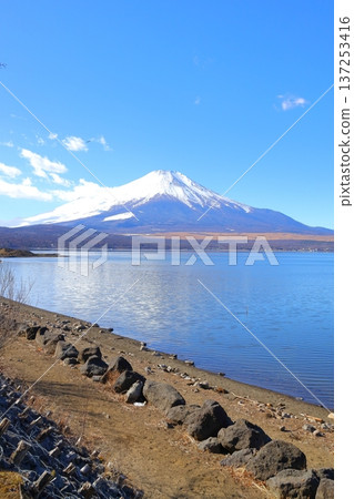 從山中湖交流廣場 Kirara 看到的富士山 137253416