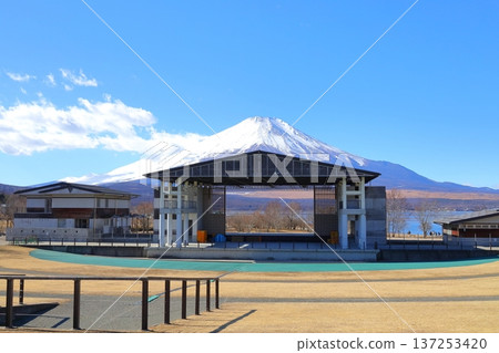 從山中湖交流廣場 Kirara 看到的富士山 137253420