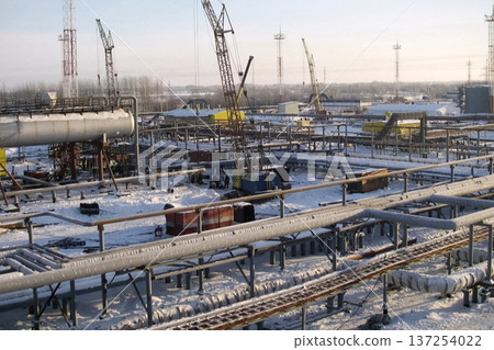 Oil refinery Construction of an oil industrial facility 137254022